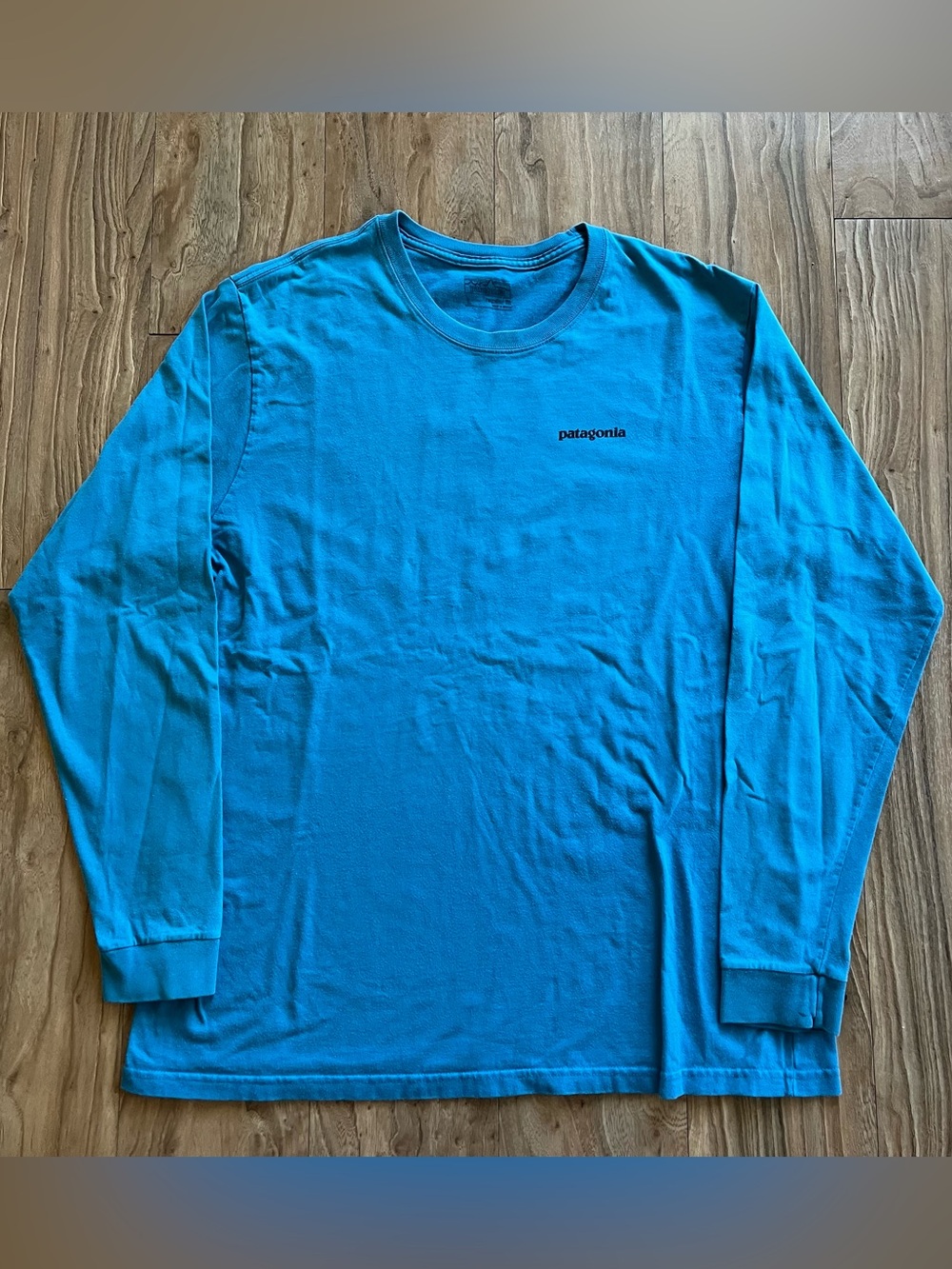 Patagonia P-6 Label long sleeve shirt